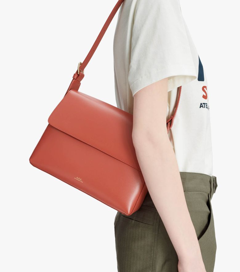 A.P.C. Sac Virginie Flap Cerise