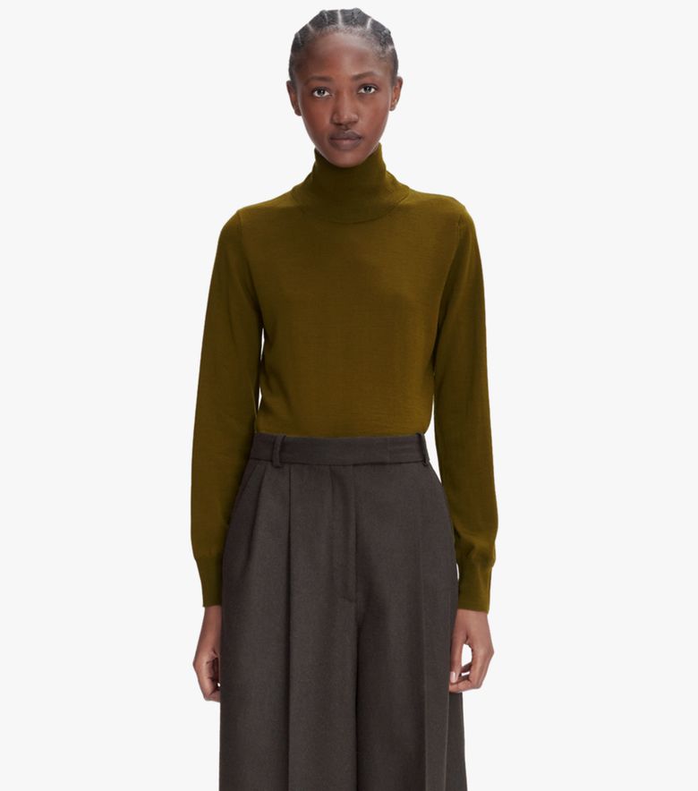 COLLABORATIONS Pull Marella A.P.C. Anastasia Barbieri Olive