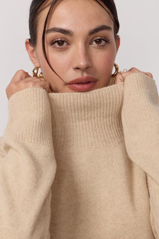 Acquaverde Pull Col Roulé Coupe Droite - Beige