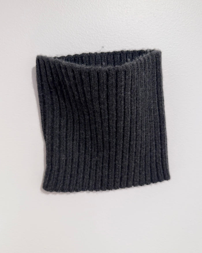 alexandra golovanoff Col Tube gris foncé