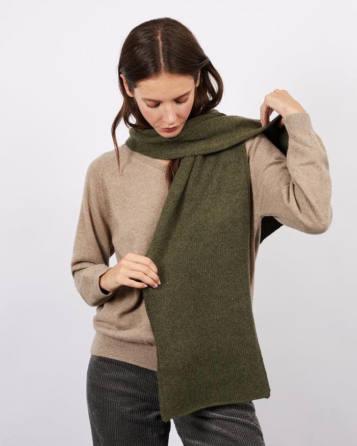 alexandra golovanoff Echarpe kaki 15