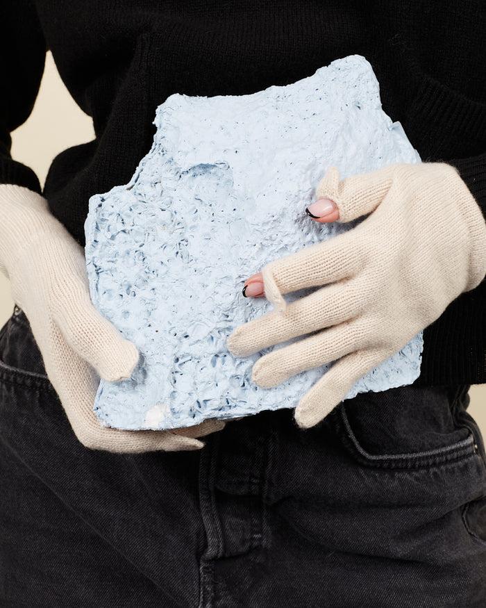 alexandra golovanoff Gants powder 15