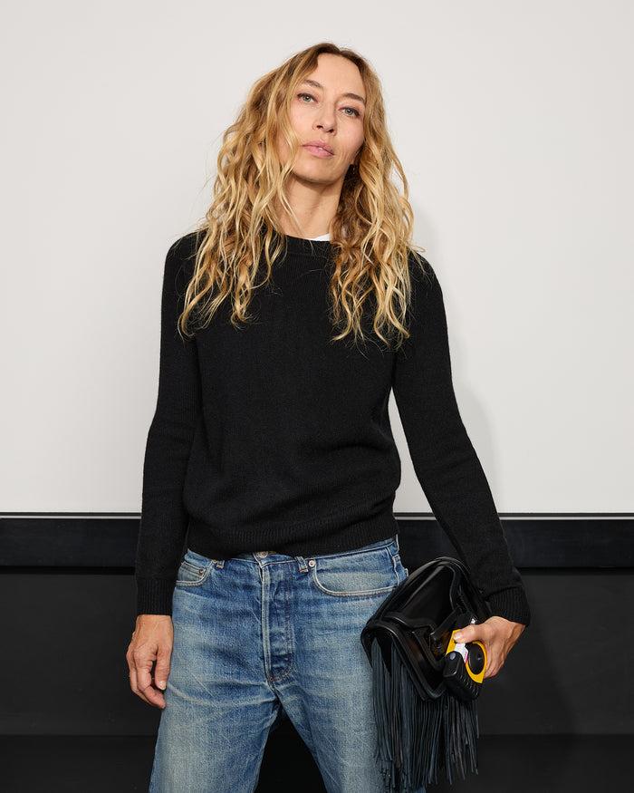 alexandra golovanoff Mila black 17