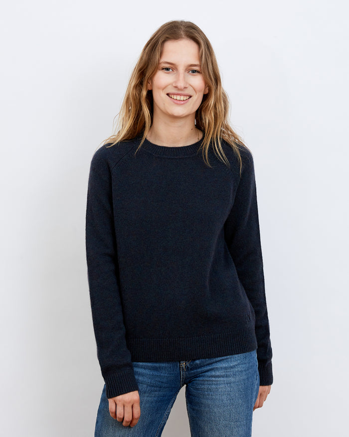 alexandra golovanoff Mila navy 13