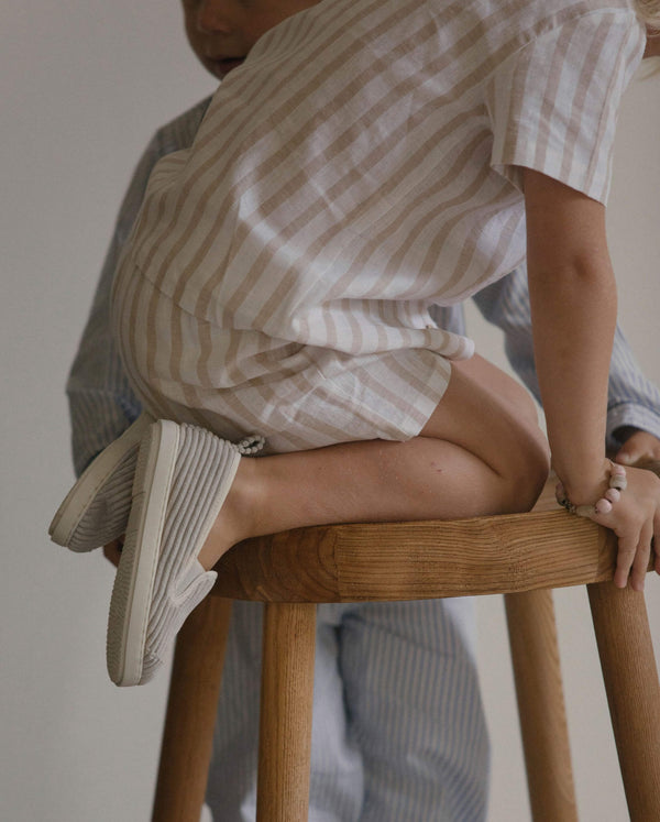 Angarde Chausson Enfant Beige En Velours