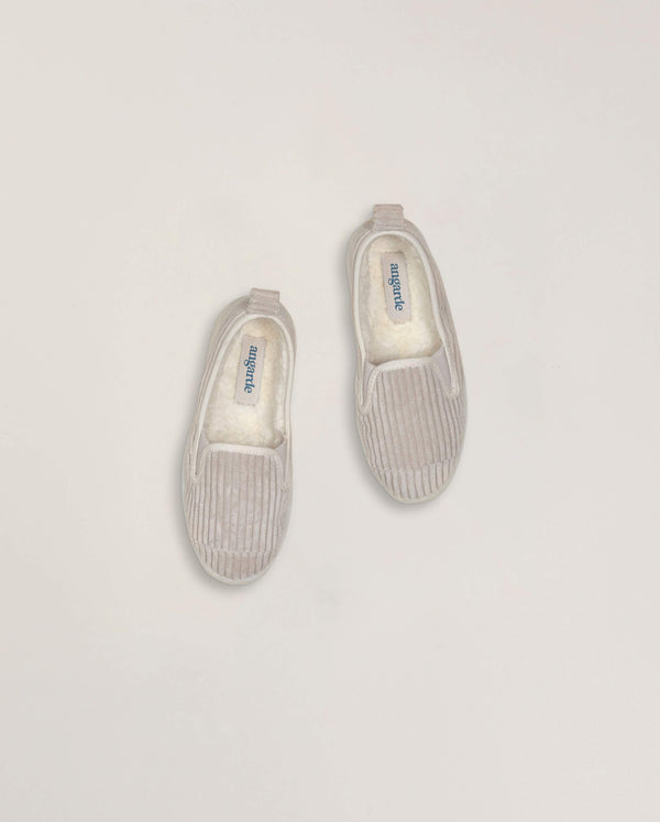 Angarde Chausson Enfant Beige En Velours