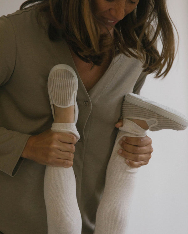 Angarde Chausson Enfant Beige En Velours
