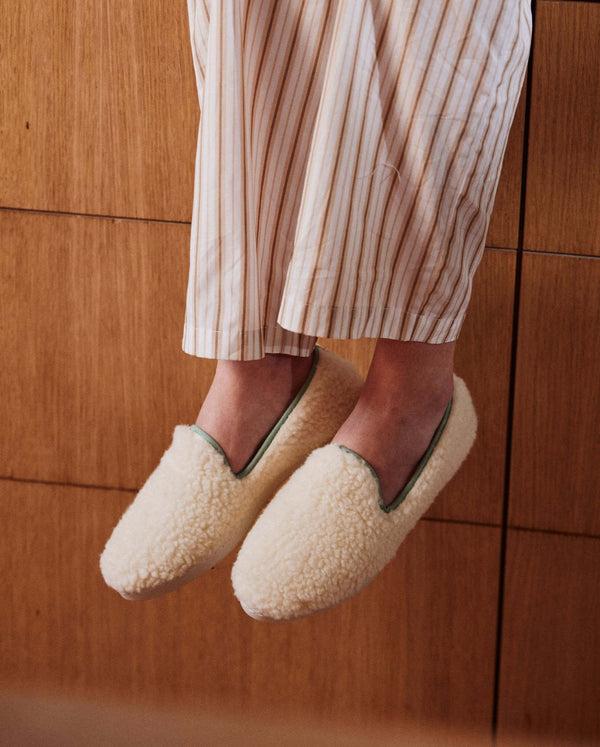 Angarde Chausson Femme Blanc Sauge En Bouclette De Laine