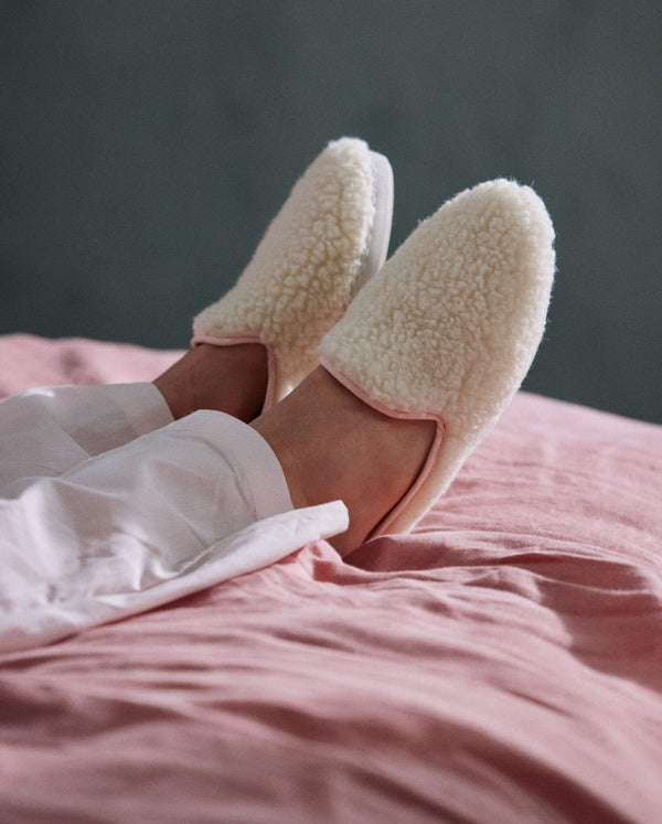 Angarde Mule Femme Blanc Rose En Bouclette De Laine