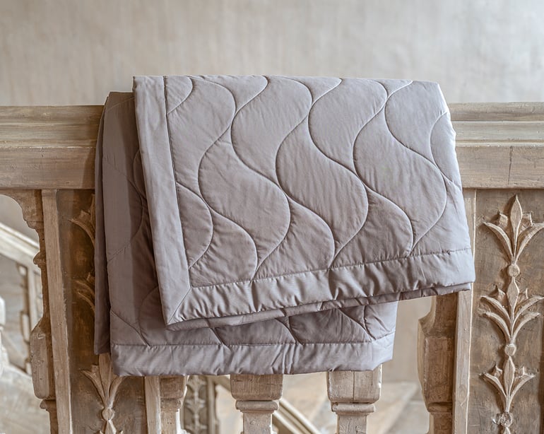 anne de solène JETE DE LIT Bagatelle · Brume