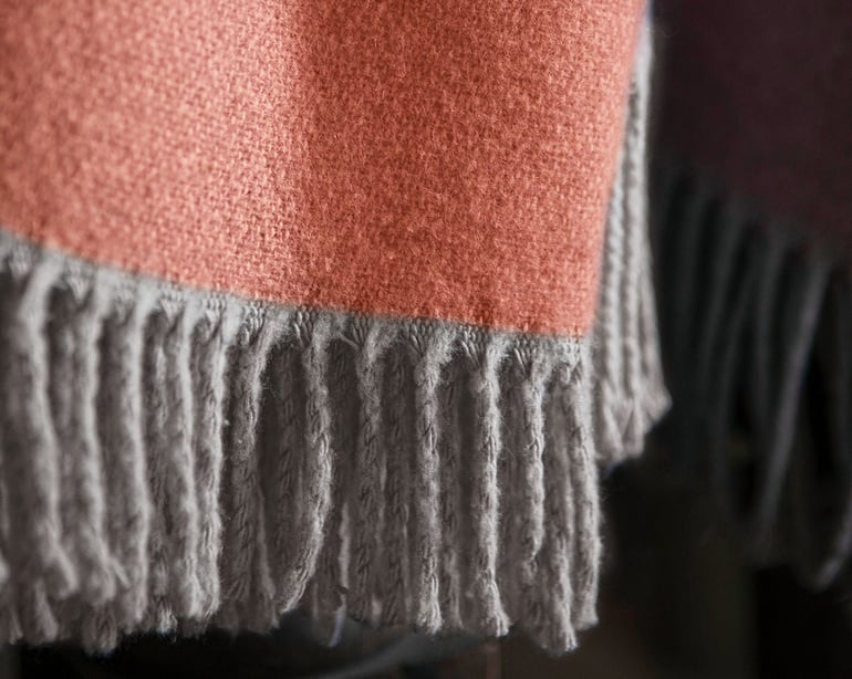 Anne De Solène PLAID Divin · Corail