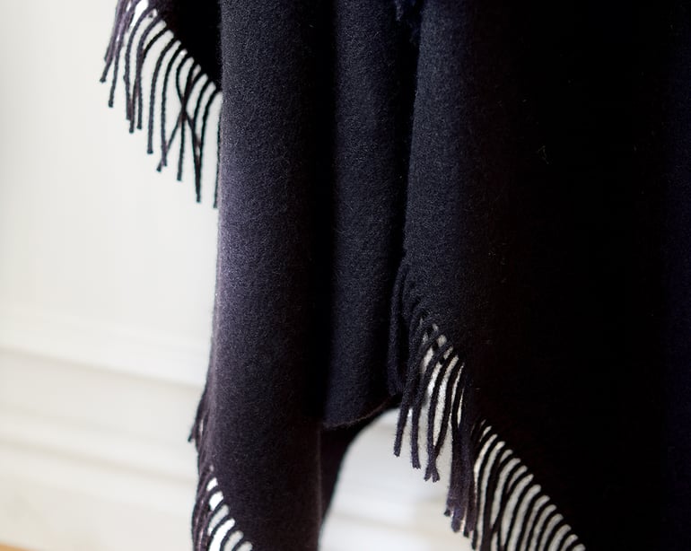 Anne De Solène PLAID Plénitude · Charbon