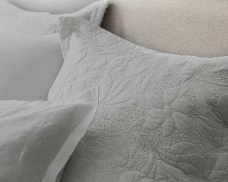 anne de solène TAIE D'OREILLER Destinée · Gris Perle