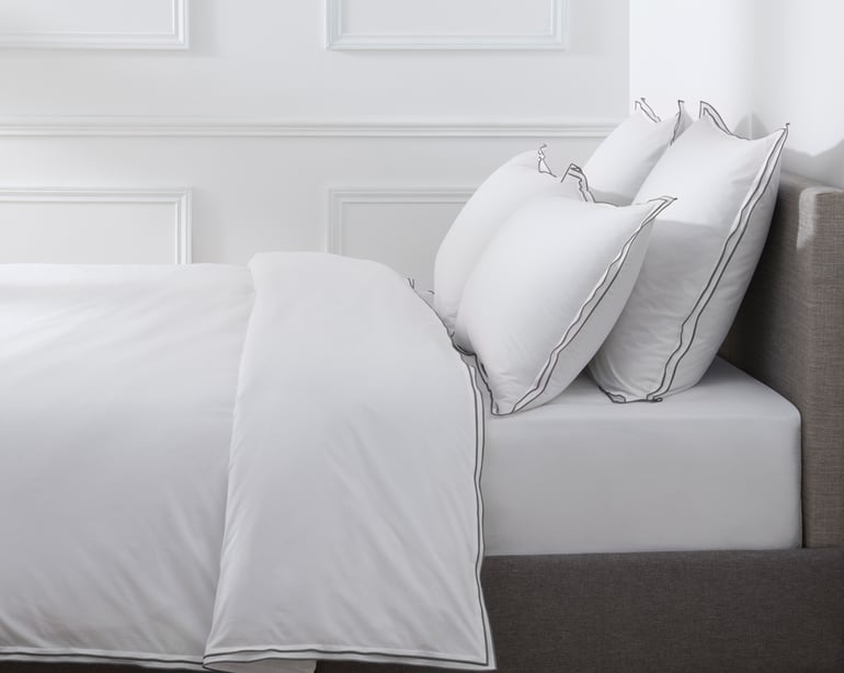 anne de solène HOUSSE DE COUETTE Pure White Percale Lavée · Blanc · Finition Grise Claire