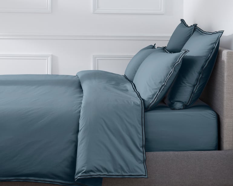 anne de solène HOUSSE DE COUETTE Pure White Percale Lavée · Blue · Finition Black