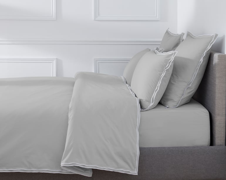 anne de solène HOUSSE DE COUETTE Pure White Percale Lavée · Light Grey · Finition White