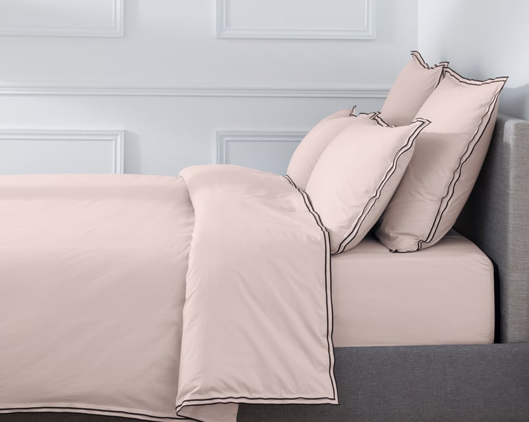 anne de solène HOUSSE DE COUETTE Pure White Percale Lavée · Pink· Finition Black