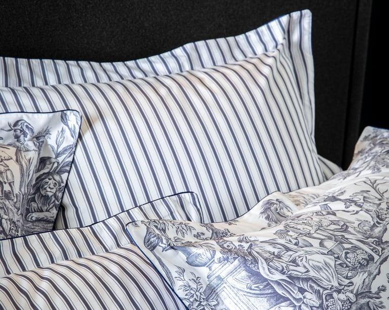 Anne De Solène TAIE D'OREILLER 4 Continents · Blanc/Bleu