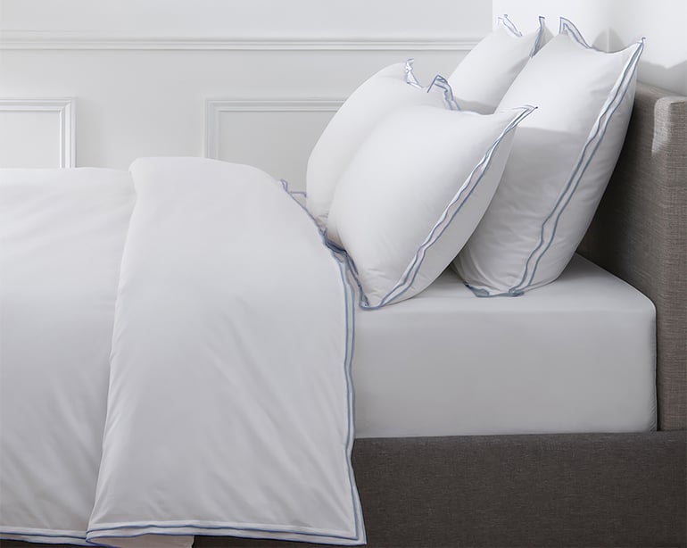 Anne De Solène TAIE D'OREILLER Pure White Percale Lavée · Blanc · Finition Denim