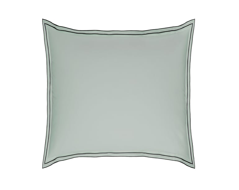 anne de solène TAIE D'OREILLER Pure White Percale Lavée · Light Green · Finition Black
