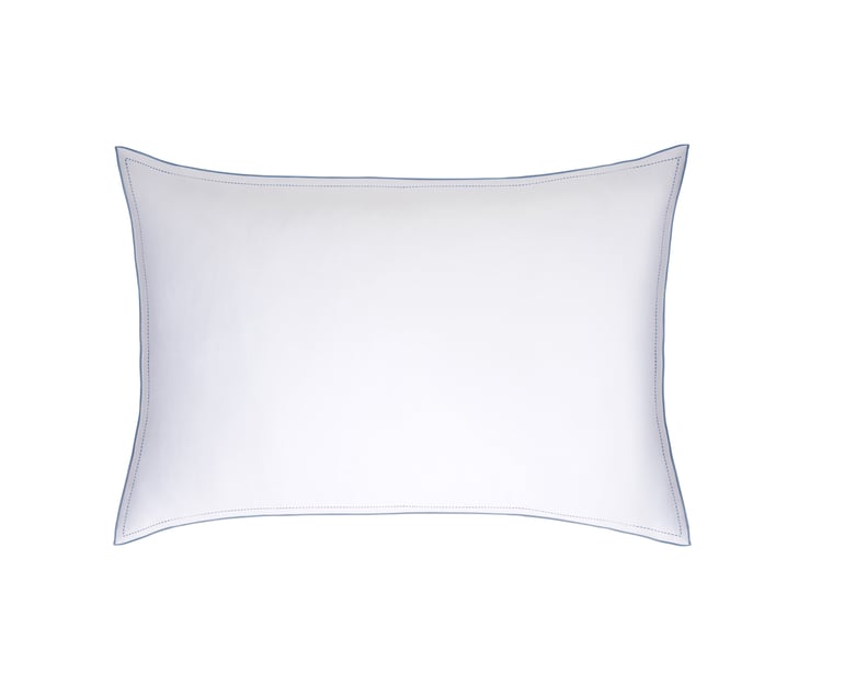 Anne De Solène TAIE D'OREILLER Pure White Satin Lavé · Blanc · Finition Denim