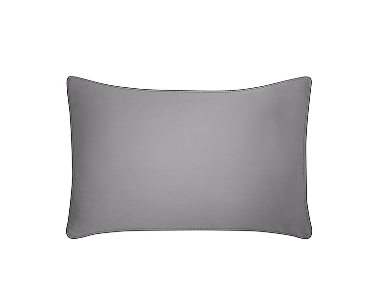 Anne De Solène TAIE D'OREILLER Pure White Satin Lavé · Stone · Finition Black