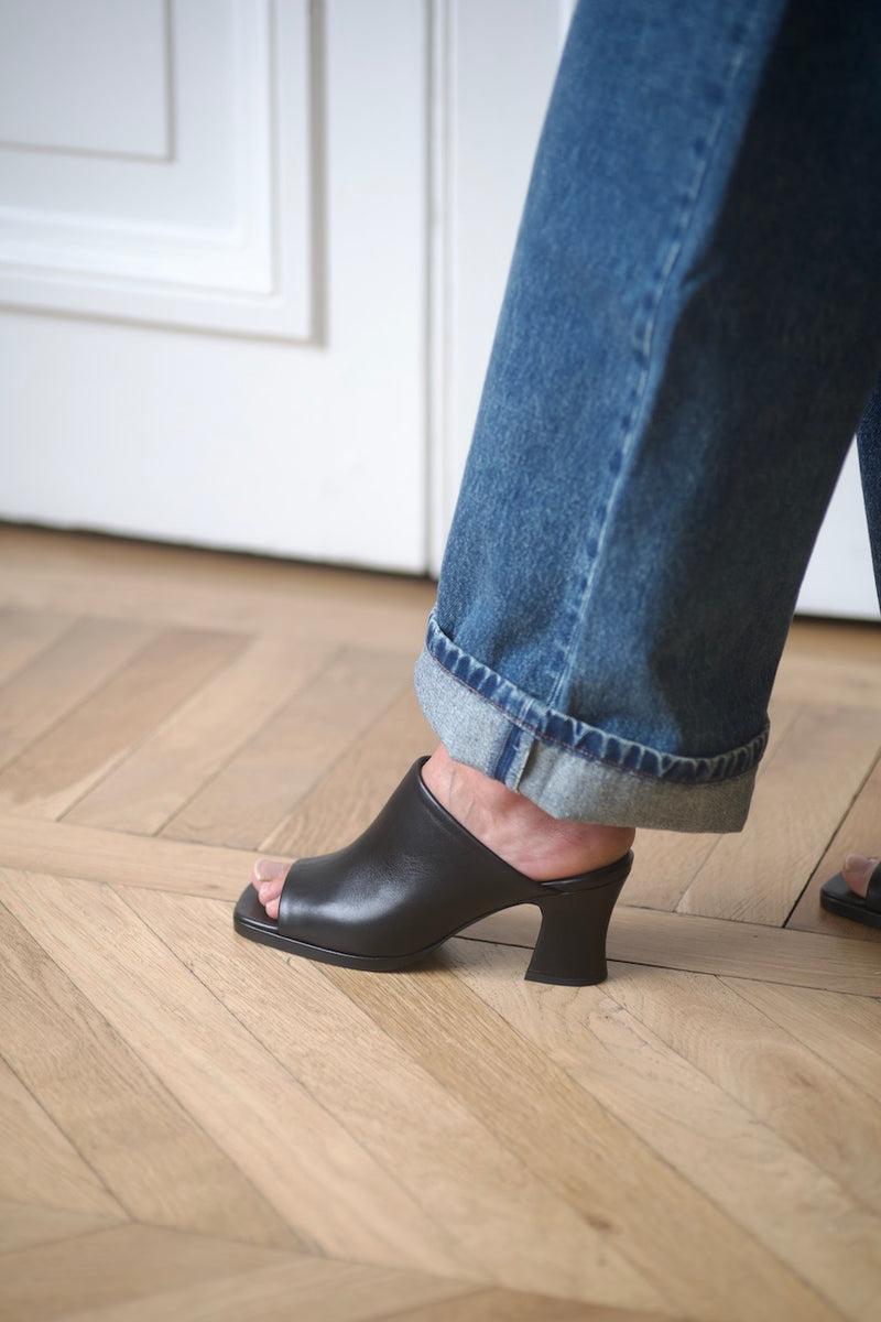 Anne Thomas Dallas Mule Calf Black