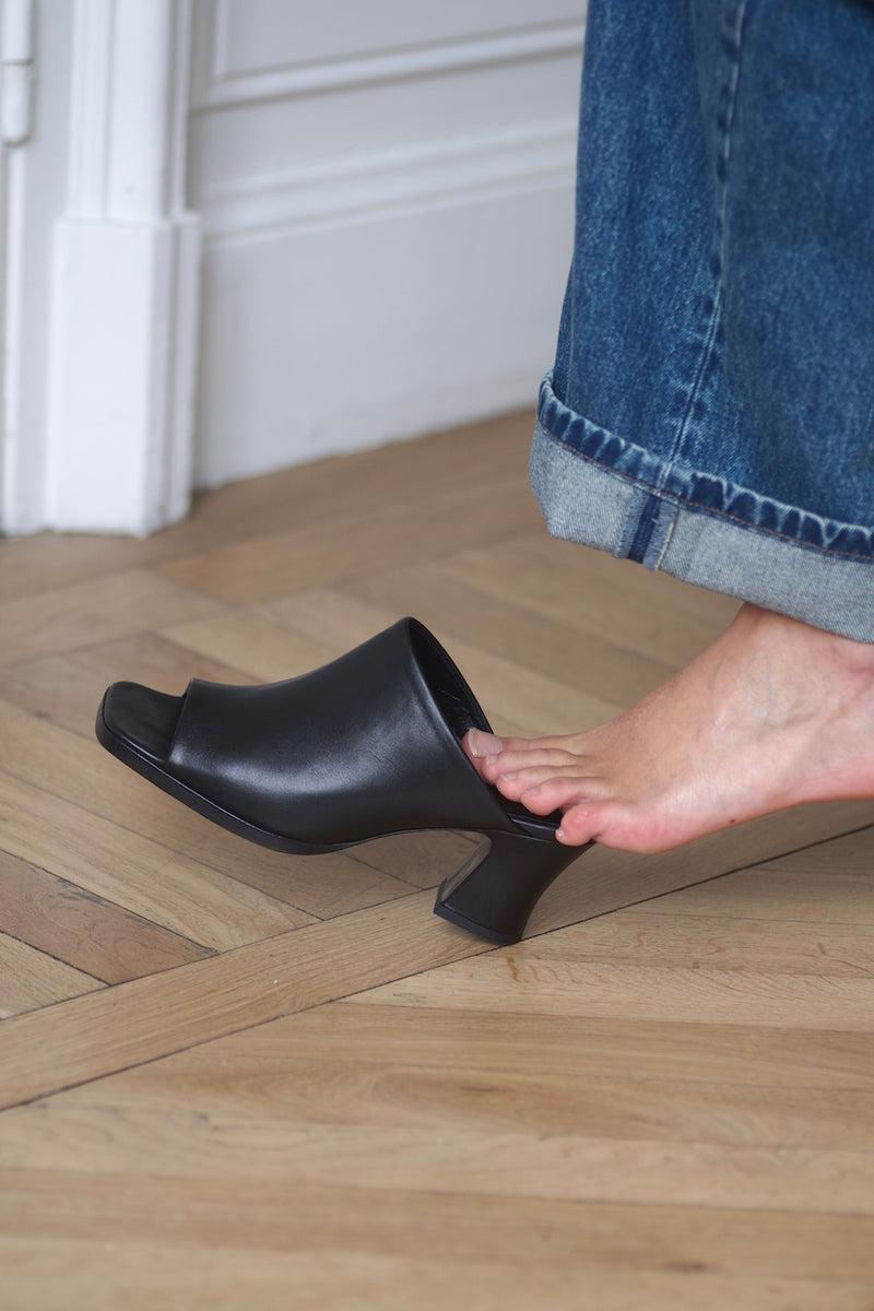 Anne Thomas Dallas Mule Calf Black