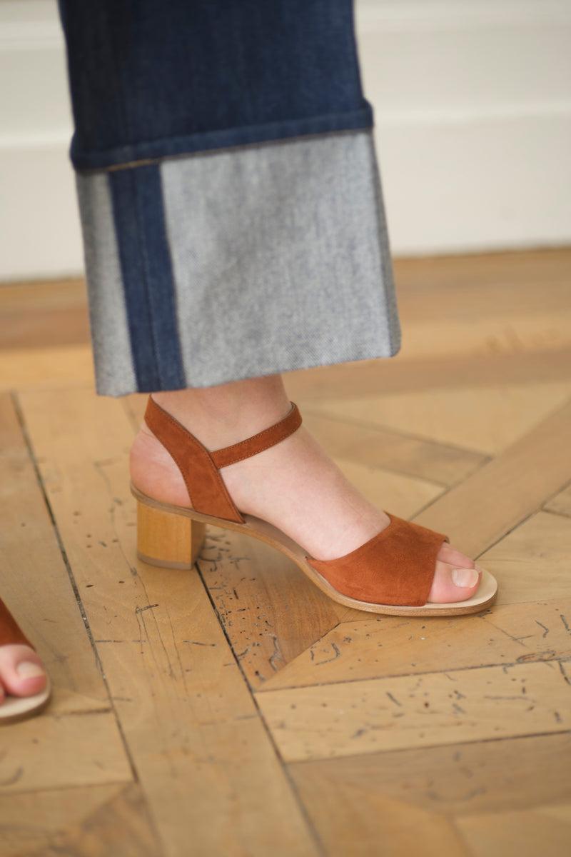 Anne Thomas Emily Sandales Chutney / 38