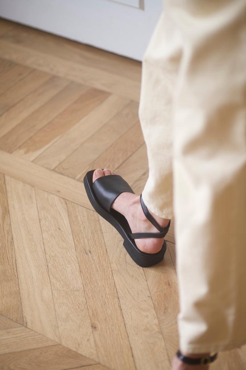 Anne Thomas Kreutzberg Sandals Calf Black