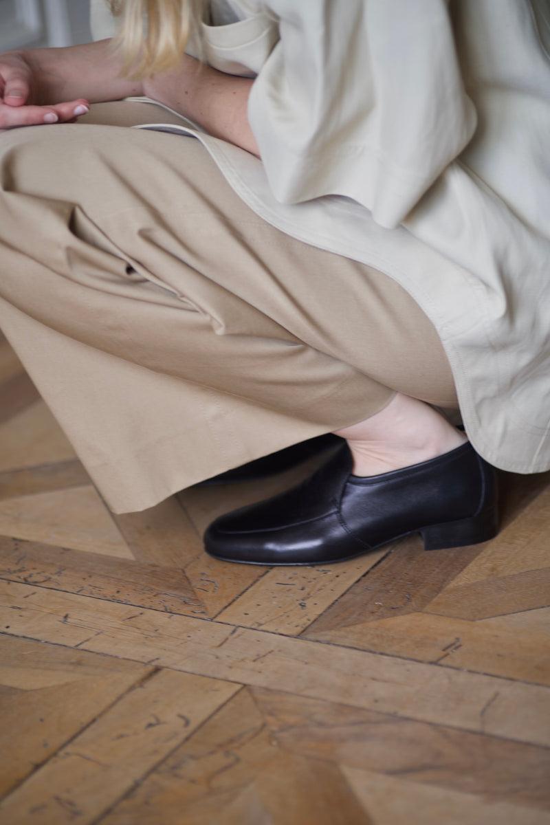 Anne Thomas Léo Nappa Black