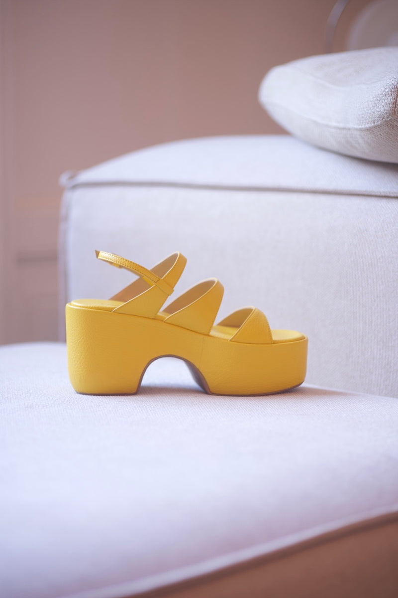 Anne Thomas Maki Wedge Appollo