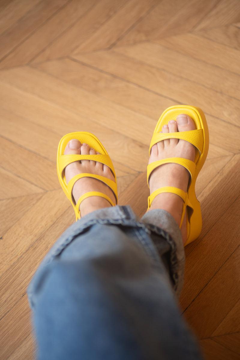 anne thomas Maki Wedge Appollo