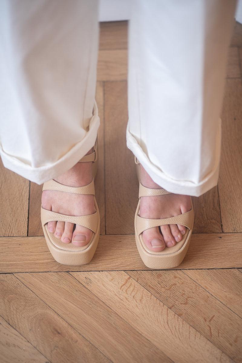 Anne Thomas Maki Wedge Meringua