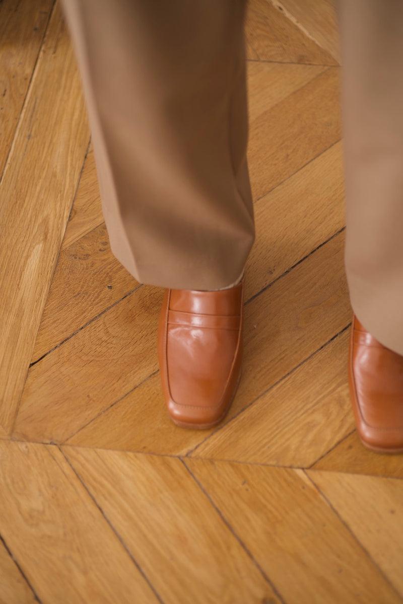 anne thomas Morris Mule Bridge Brown