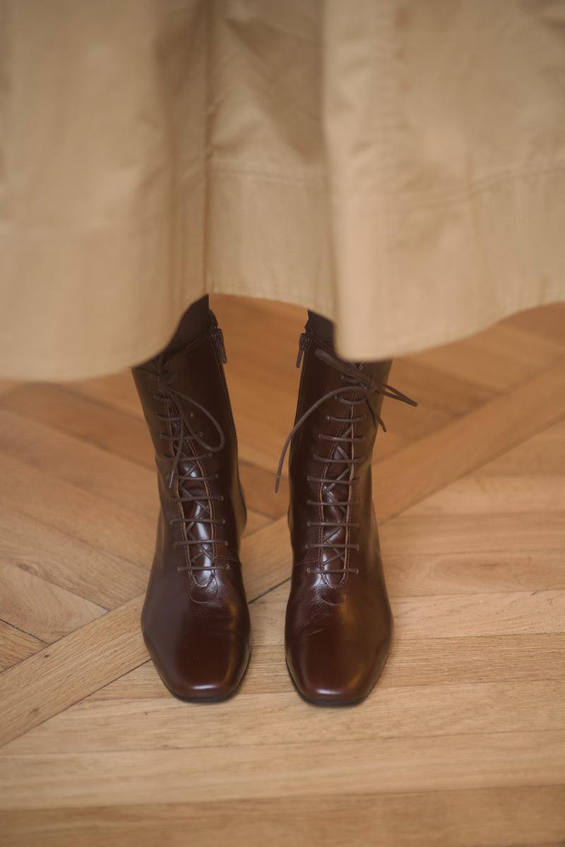 anne thomas Pavlova Boots Yuca Castagna