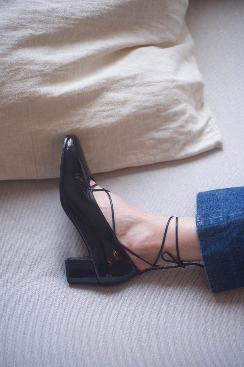 Anne Thomas Pavlova Laces Pump Morgex Black