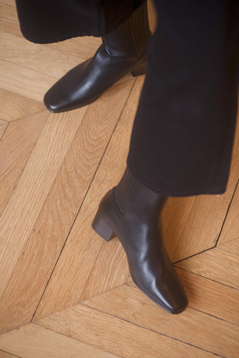 Anne Thomas Victoria Elastic Boots Calf Black