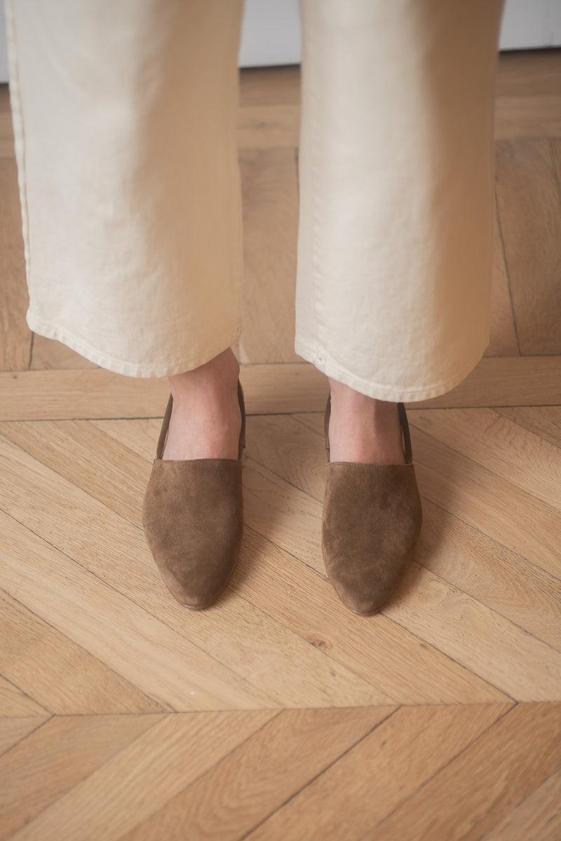 Anne Thomas Williamsburg Softy Chestnut