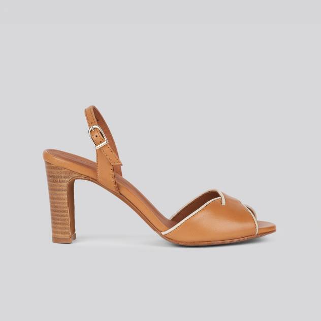 anthology paris annika CAMEL