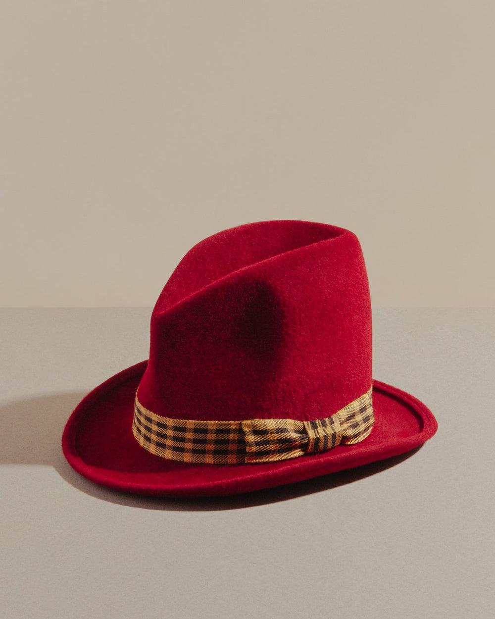 anthony peto amadou feutre Black;;;Sage green;;;Cardinal red