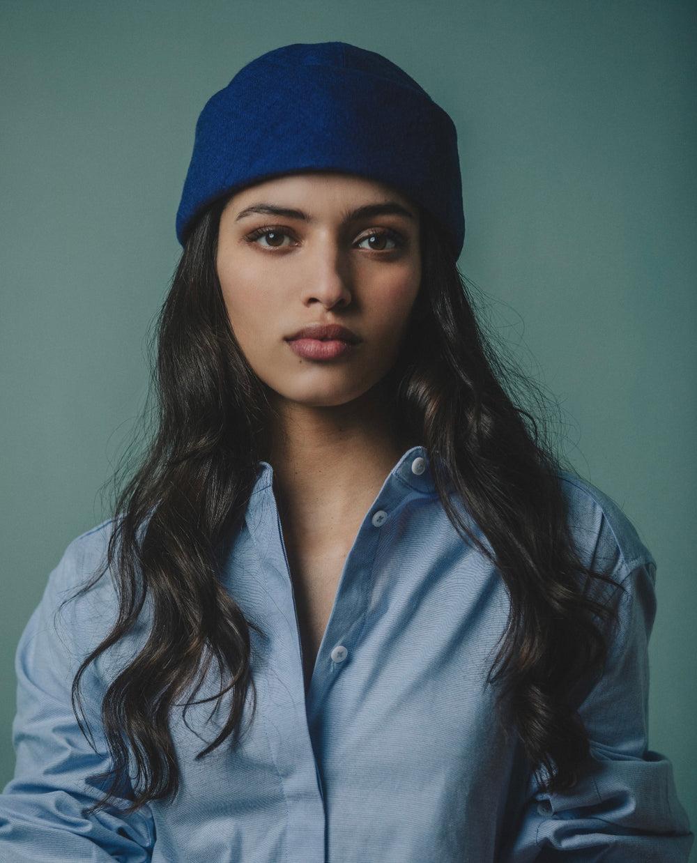 Anthony Peto Beanie Lin Grey;;;Blue