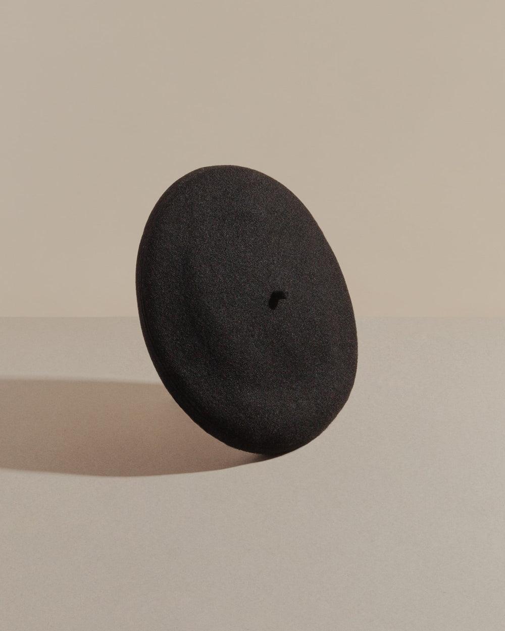 anthony peto beret laine Black;;;Navy