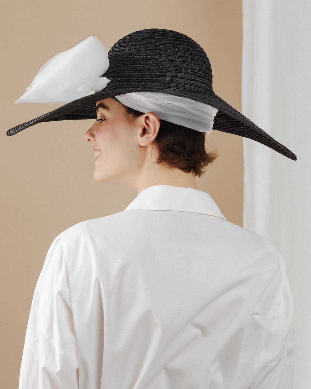 Anthony Peto Capeline Avec Turban Sisal