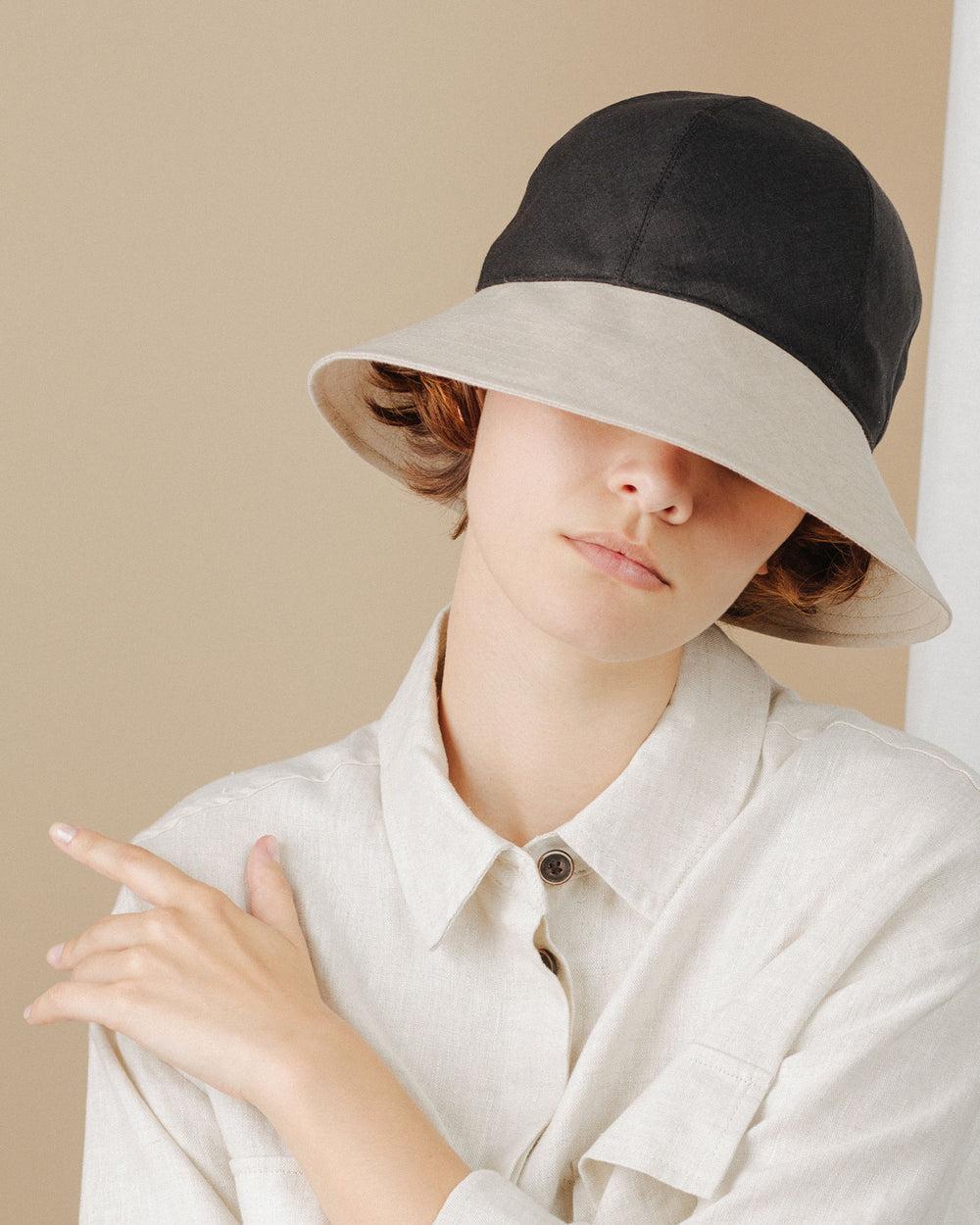 Anthony Peto Cloche Bicolore Lin