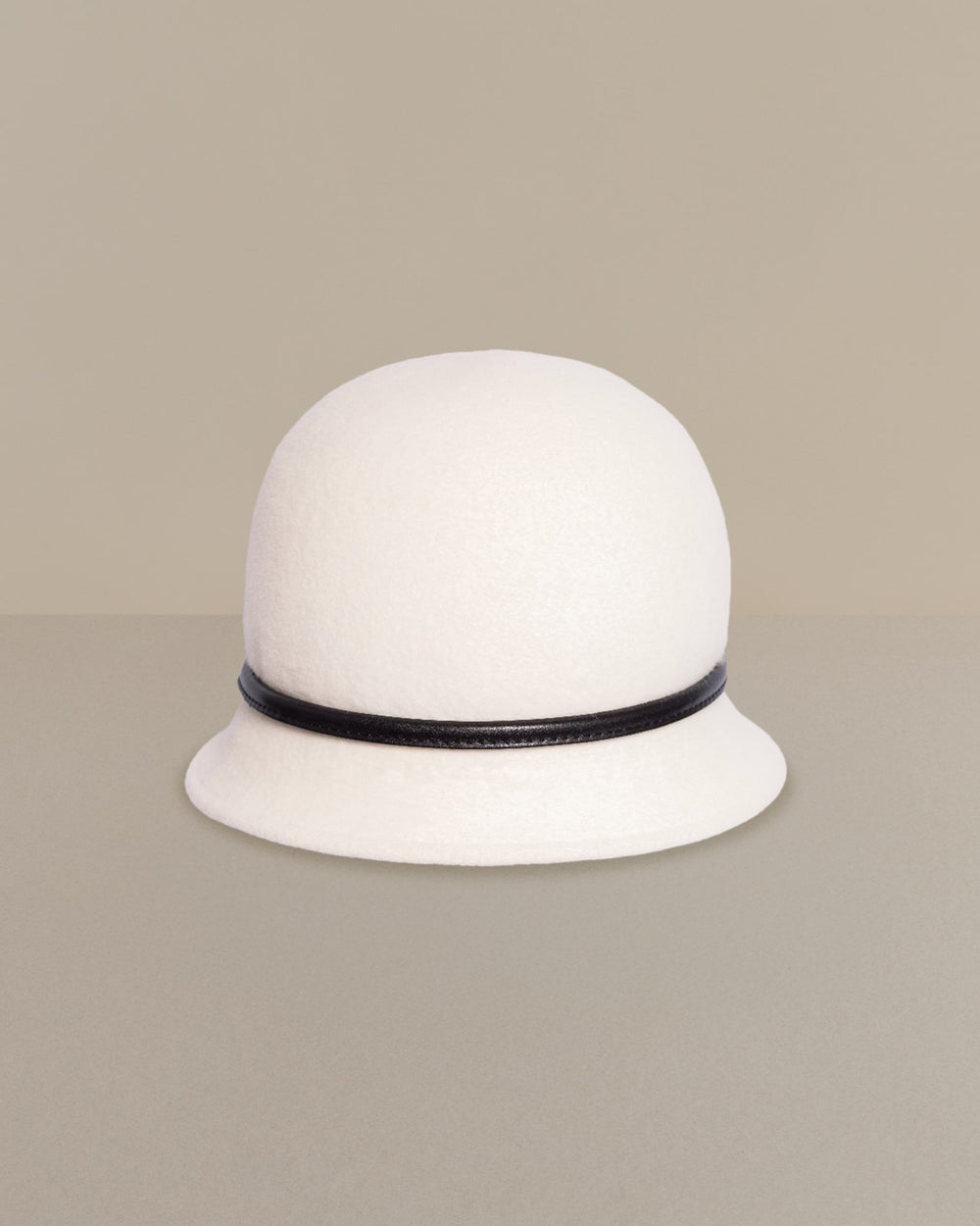 anthony peto petite cloche feutre cuir White;;;Black