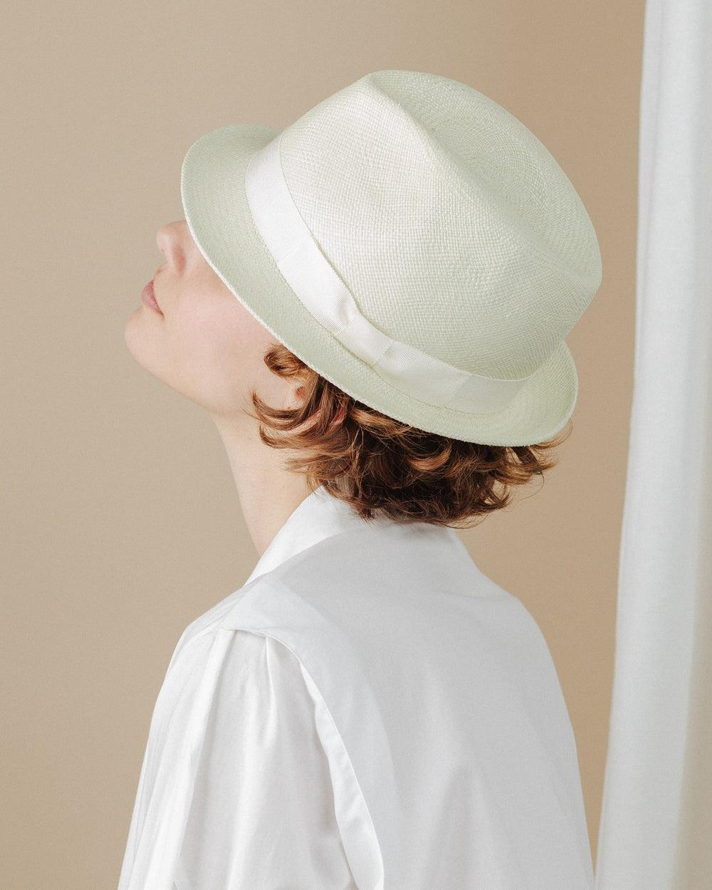 Anthony Peto Salvador Panama Almond;;;Cream;;;Salmon