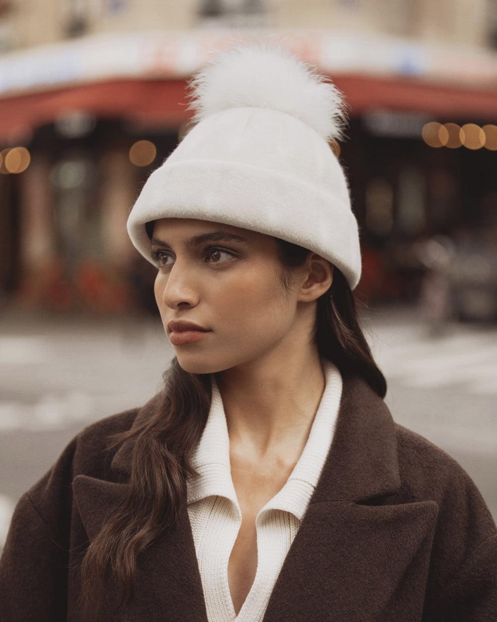 Anthony Peto Snookie Pompon White;;;Black