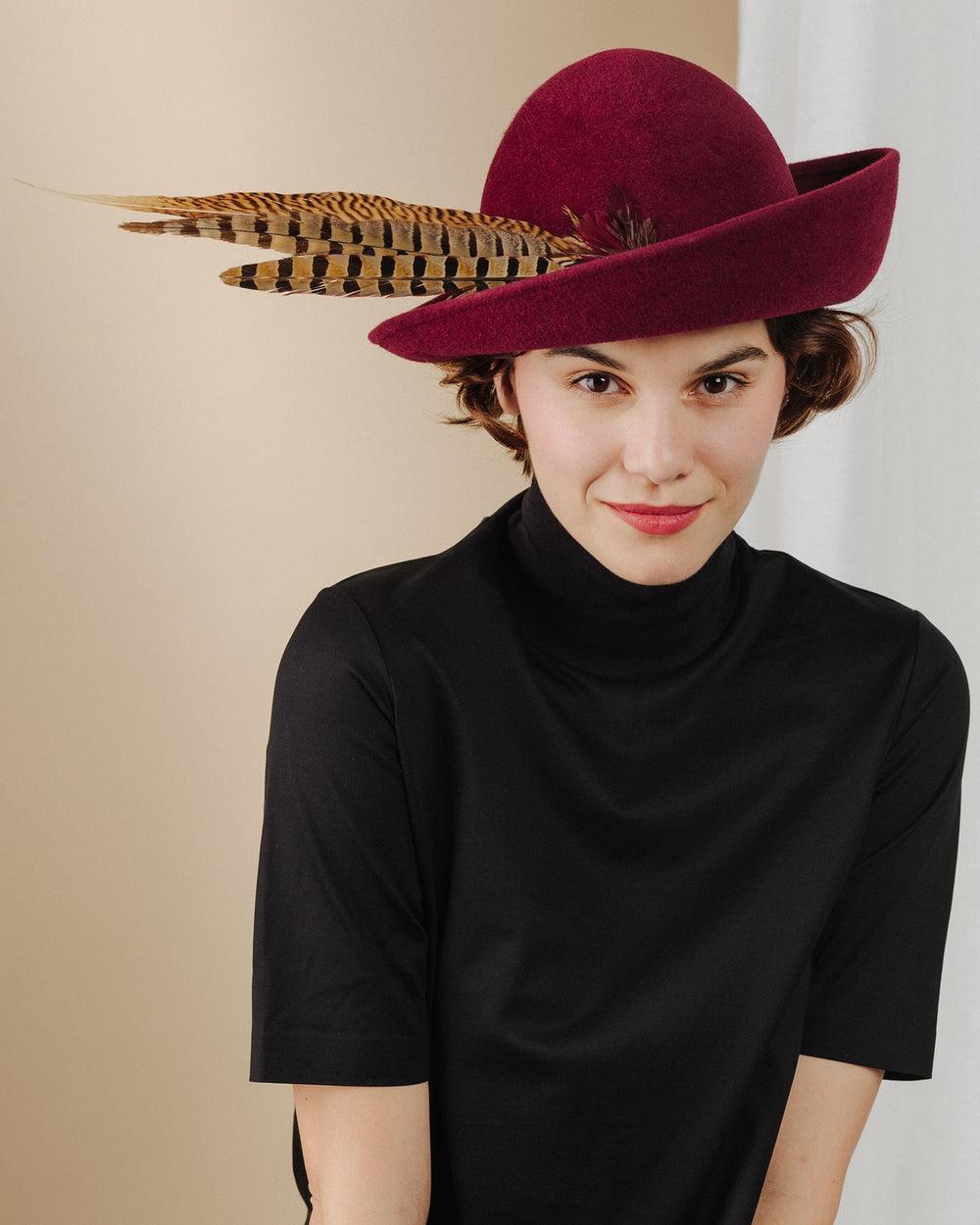 Anthony Peto Valentine Plumes Feutre