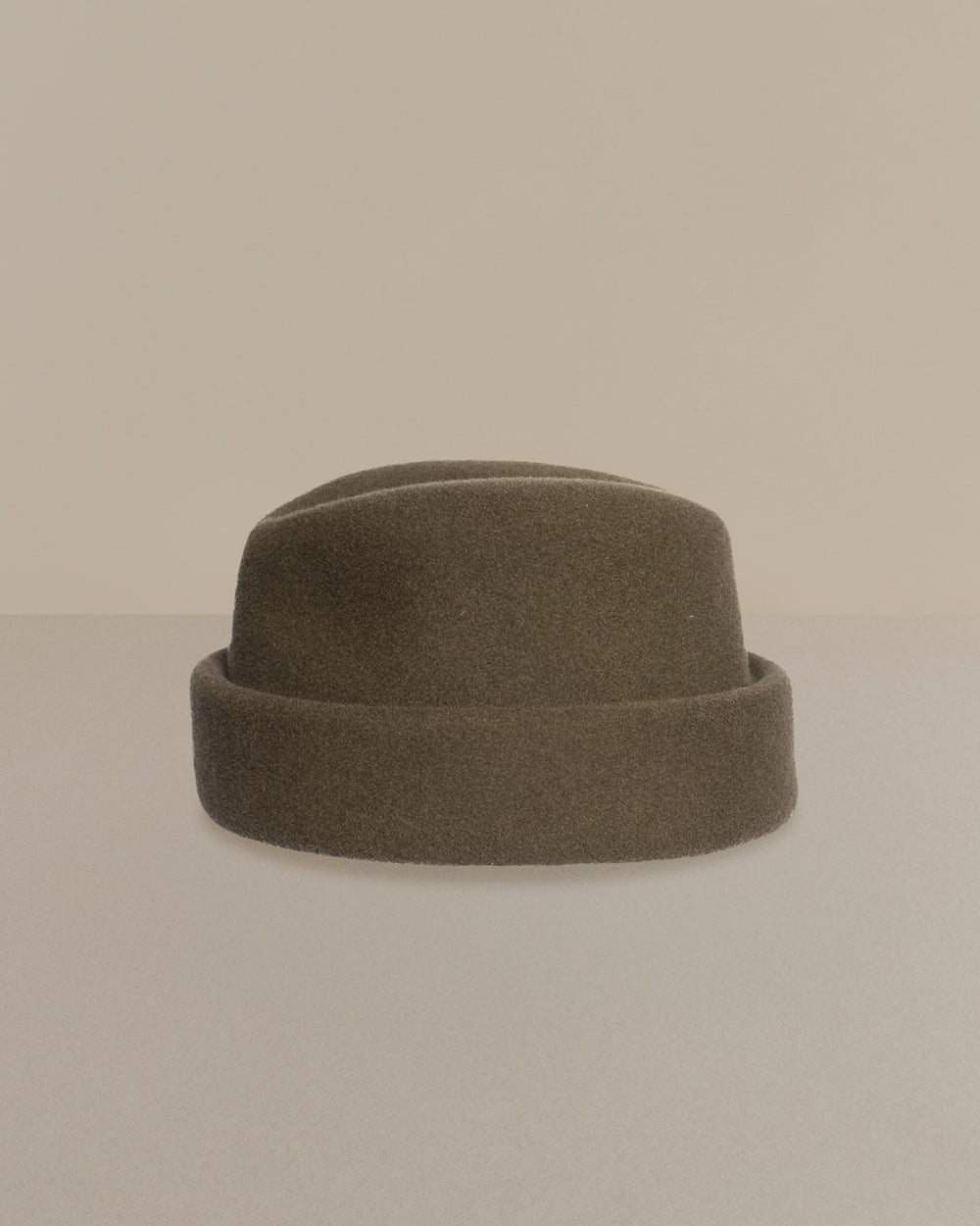 anthony peto l'optimiste montcapel laine feutre vert olive Olive Green